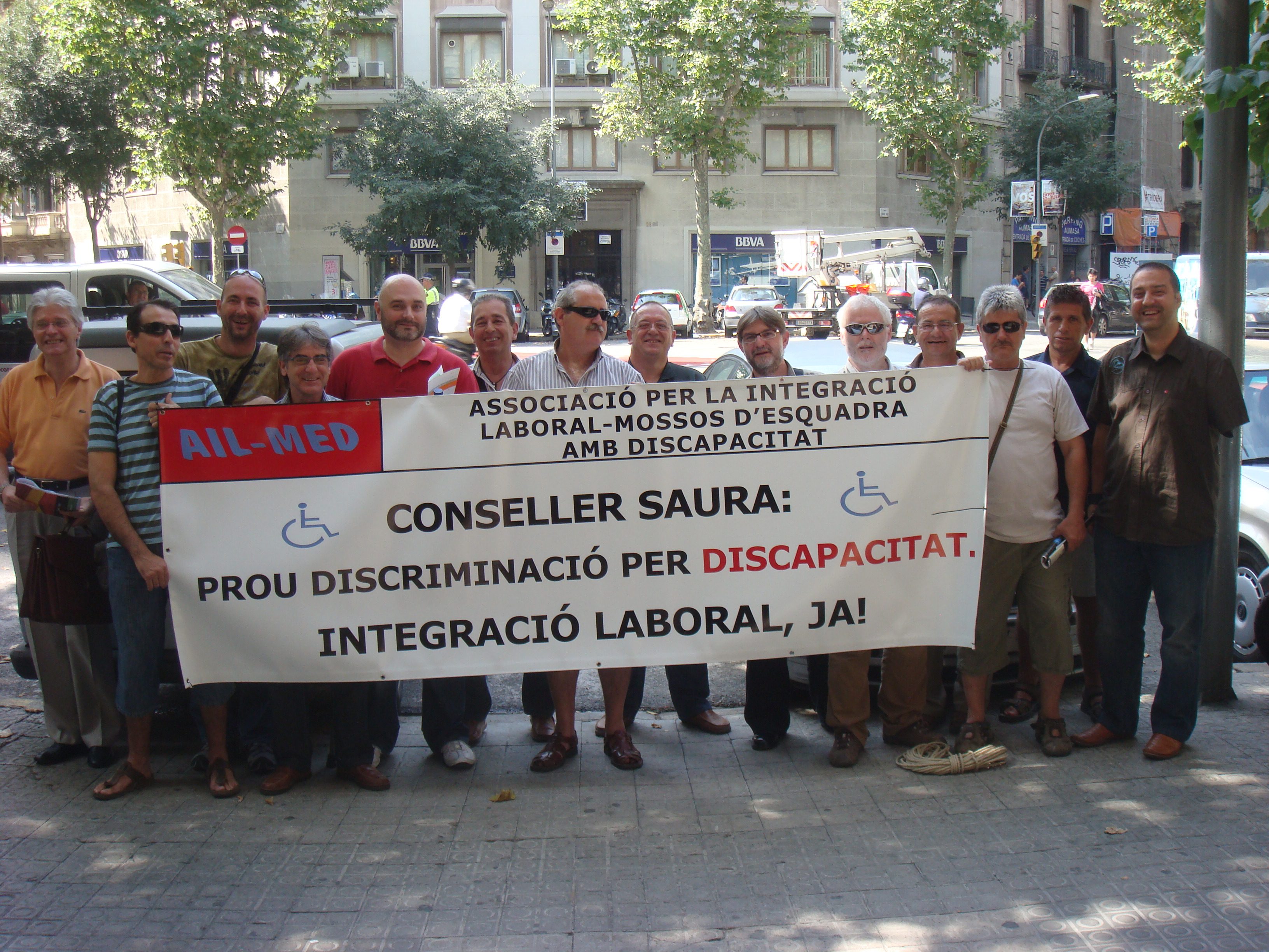 Bombers i Mossos discapacitats units per la discriminació i persecució del senyor Saura